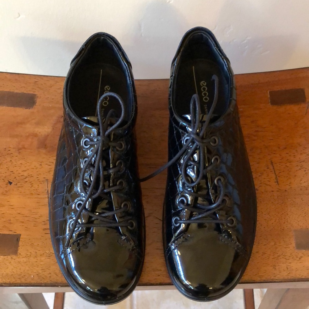 Dress up from France: Ecco black patent leather